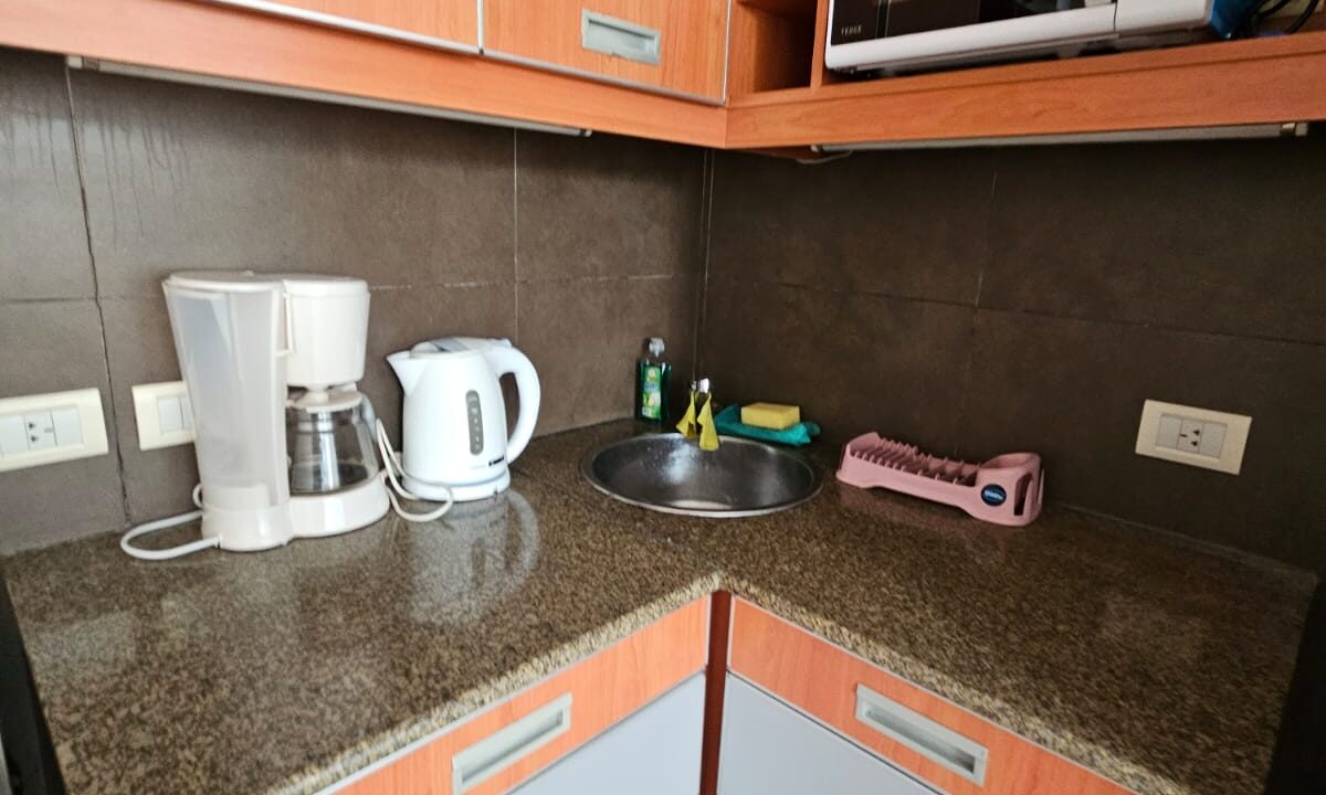 7ee91804-afff-4426-987d-8b164173bb89