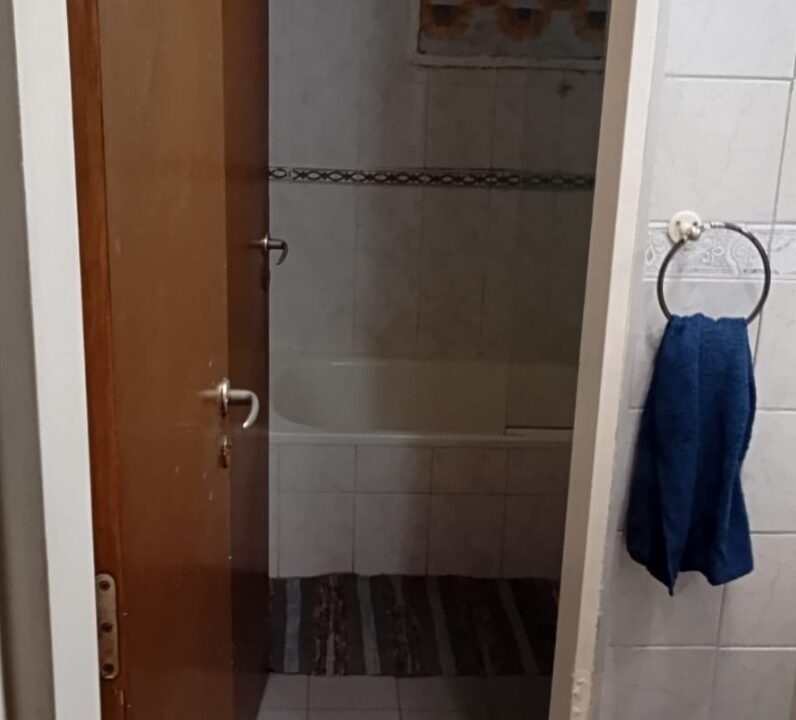 1001261869